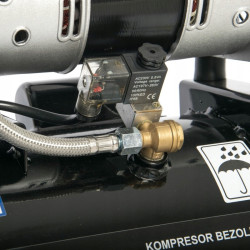 Kompresor bezolejowy Magnum A08-900 8 l 8 bar