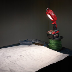 M18 IL-0 LAMPA PRZENOŚNA LED MILWAUKEE