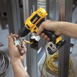 Wkrętarko wiertarka AKU 42Nm 18V dcd771 + walizka XR DeWALT DCD771NT