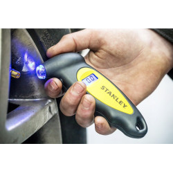 $ STANLEY 80-874 Cyfrowy miernik ciśnienia w oponach