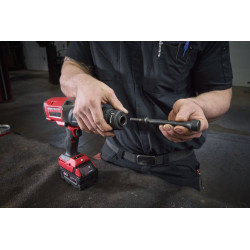 Milwaukee M18 FCH STRIKER – wymiana dłuta, okrągły trzpień 10 mm – zdjęcie zastosowania, zestaw zawiera M18 B5