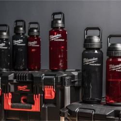 Butelka plastikowa PACKOUT 740 ml czarna Milwaukee 4932498639 – zdjęcie 1